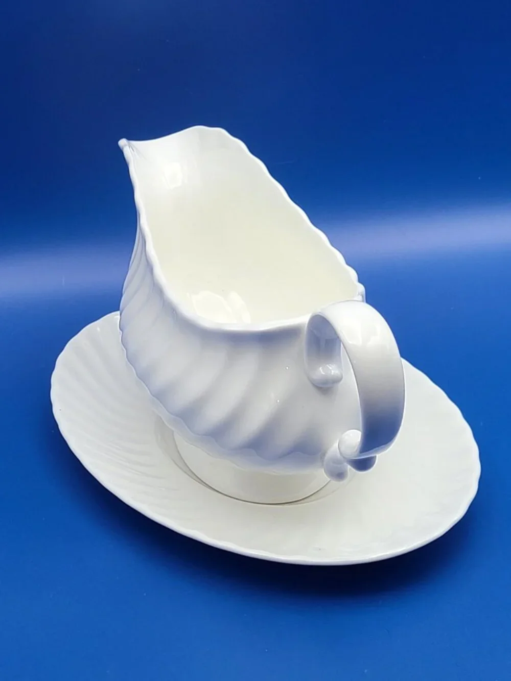 Royal Doulton Vintage Gravy Boat with Underplate Cascade H5073 White